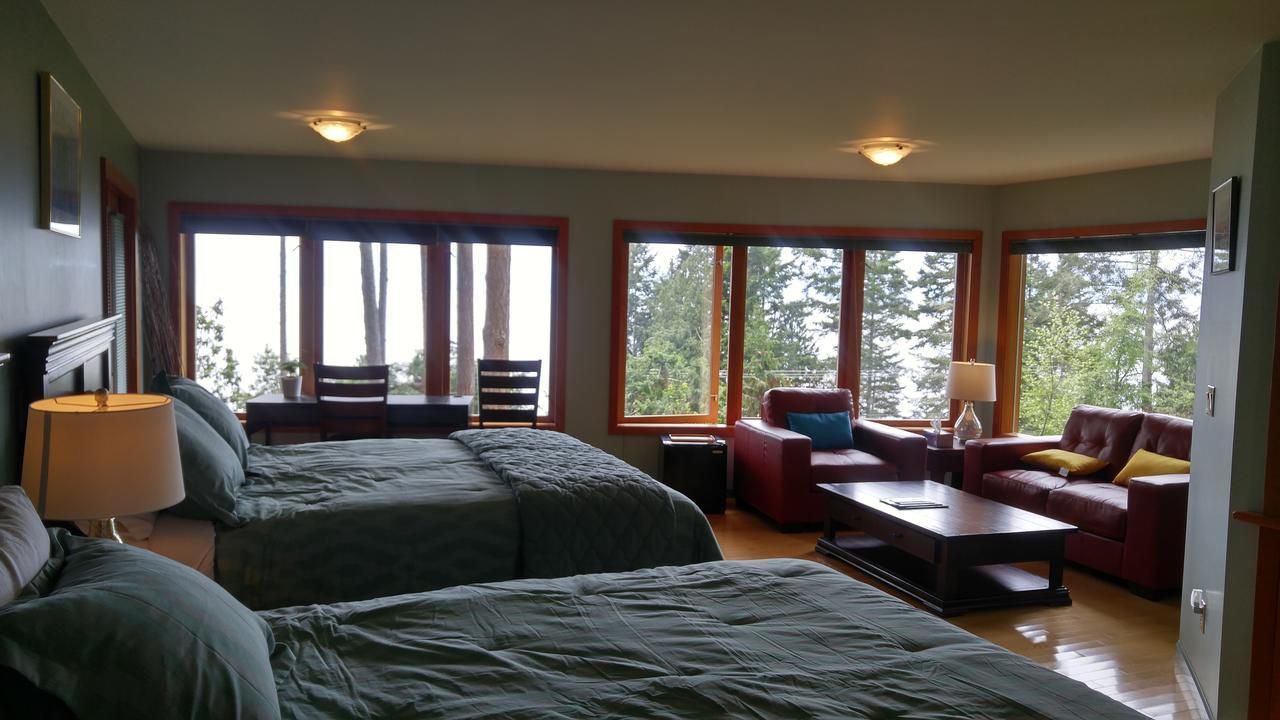 Sunshine Coast Treetop B&B Sechelt Exterior photo